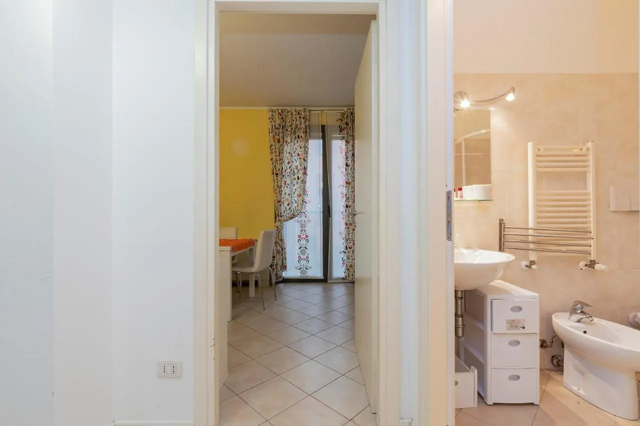 Big Apartment Salomone 51 Milan 0*,